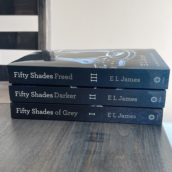 Fifty Shades of Grey by E.L James - Picture 7 of 7